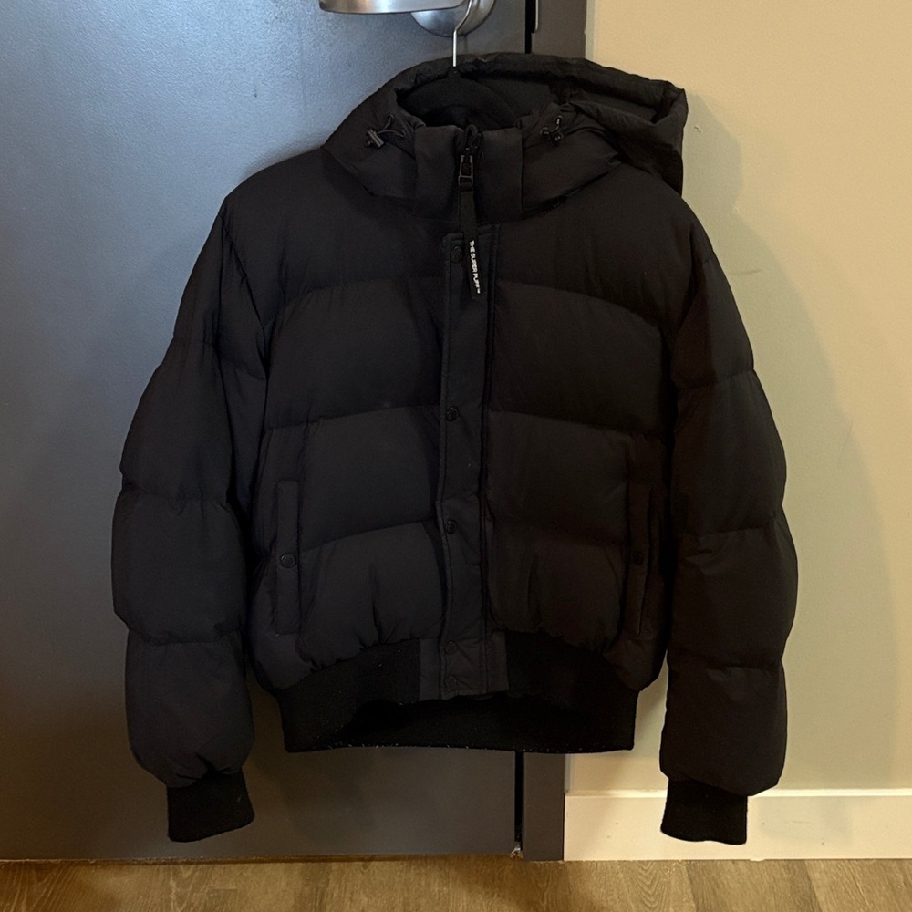Aritzia Black Puffer Jacket with Hood